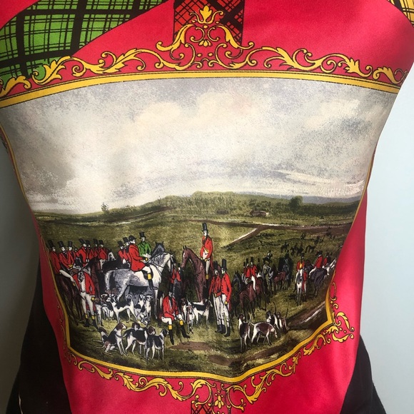 Fox Hunt Pattern Scarf - Picture 3 of 8